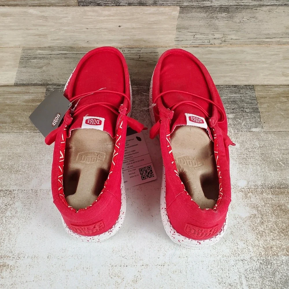 Hey Dude Wally Stretch Canvas Mens Loafer Shoes Sz 9 Savvy Red Slip On Round Toe